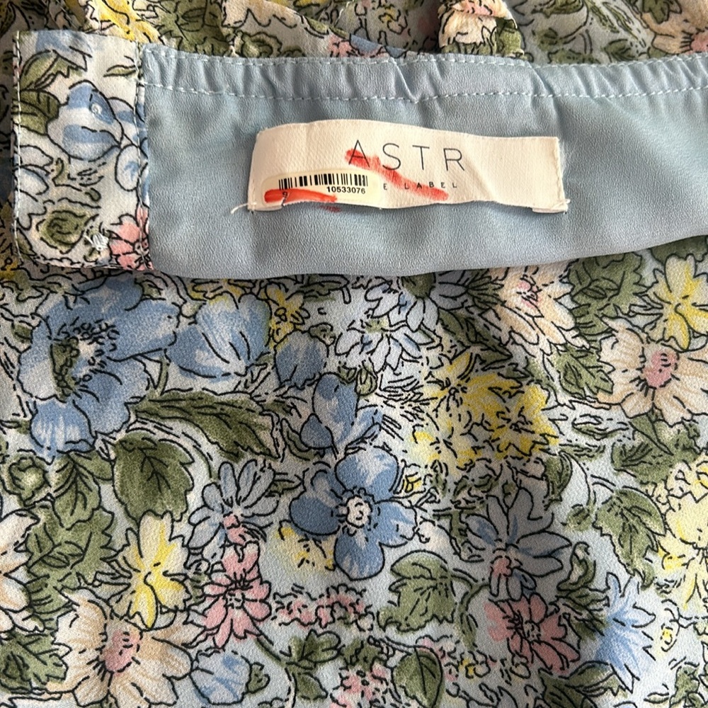 ASTR Wildflower  Blue Multi Floral Midi  Dress size Medium - Picture 10 of 11
